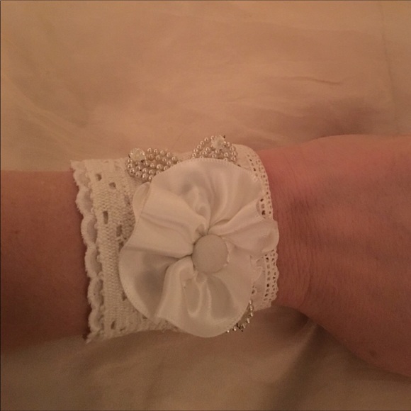 🔑 BUNDLE of Gorgeous Wristlets Upcycled materials - Picture 6 of 8